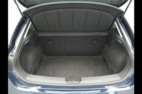 Seat Leon 1.0 eTSI 110 pk DSG Style Business Intense Navigatie Clima Camera Stoelverwarming Parkassist 220