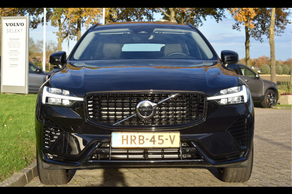 Volvo XC60 T6 AWD 350PK Plug-in Hybrid Ultra Dark | Trekhaak | Leer | H&K | ACC | Thuislader | 360 Camera | Panodak | Stuurverwarming