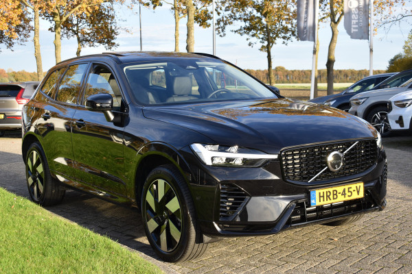 Volvo XC60 T6 AWD 350PK Plug-in Hybrid Ultra Dark | Trekhaak | Leer | H&K | ACC | Thuislader | 360 Camera | Panodak | Stuurverwarming