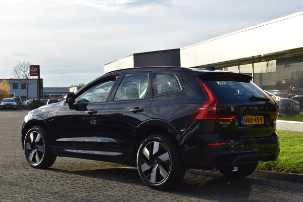 Volvo XC60 T6 AWD 350PK Plug-in Hybrid Ultra Dark | Trekhaak | Leer | H&K | ACC | Thuislader | 360 Camera | Panodak | Stuurverwarming