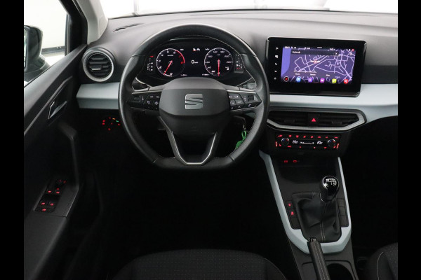 Seat Arona 1.0 TSI Style Intens | Stoelverwarming | Carplay | Virtual Cockpit | Navigatie | Full LED | Climate control | Parkeerhulp | DAB | Cruise control | Bluetooth | Getint glas