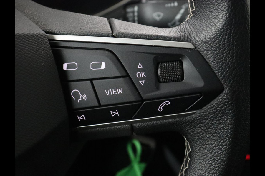 Seat Arona 1.0 TSI Style Intens | Stoelverwarming | Carplay | Virtual Cockpit | Navigatie | Full LED | Climate control | Parkeerhulp | DAB | Cruise control | Bluetooth | Getint glas