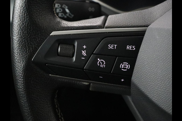 Seat Arona 1.0 TSI Style Intens | Stoelverwarming | Carplay | Virtual Cockpit | Navigatie | Full LED | Climate control | Parkeerhulp | DAB | Cruise control | Bluetooth | Getint glas