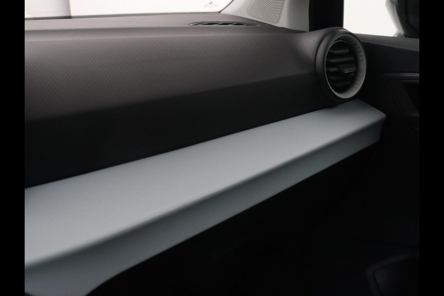 Seat Arona 1.0 TSI Style Intens | Stoelverwarming | Carplay | Virtual Cockpit | Navigatie | Full LED | Climate control | Parkeerhulp | DAB | Cruise control | Bluetooth | Getint glas
