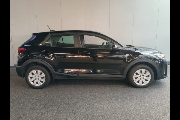 Kia Stonic 1.0 T-GDi MHEV Automaat uit 2022 Rijklaar + 12 maanden Bovag-garantie Henk Jongen Auto's in Helmond,  al 50 jaar service zoals 't hoort!
