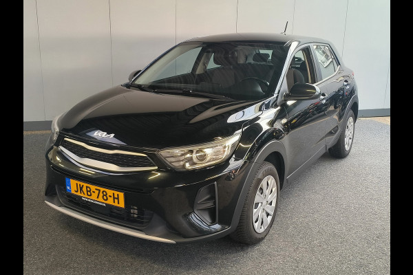 Kia Stonic 1.0 T-GDi MHEV Automaat uit 2022 Rijklaar + 12 maanden Bovag-garantie Henk Jongen Auto's in Helmond,  al 50 jaar service zoals 't hoort!