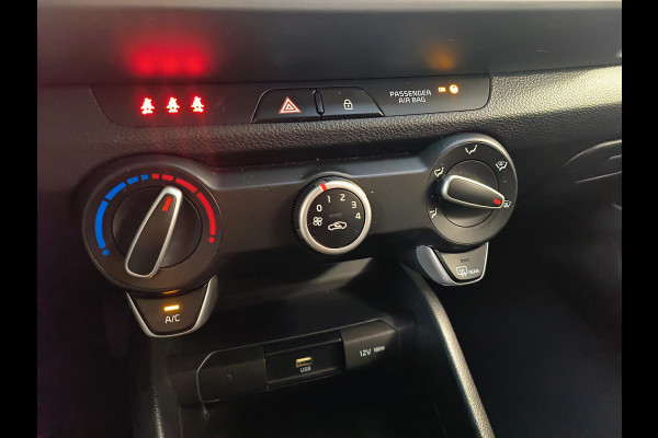 Kia Stonic 1.0 T-GDi MHEV Automaat uit 2022 Rijklaar + 12 maanden Bovag-garantie Henk Jongen Auto's in Helmond,  al 50 jaar service zoals 't hoort!