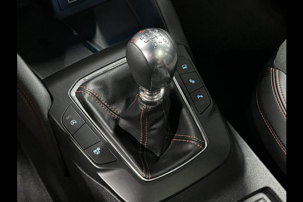 Ford Kuga 1.5 EcoBoost ST-Line X *1800 kg Trekgewicht | Open dak | Trekhaak | Adapt. cruise control | B&O | Carplay | Stuur-/Stoelverwarming