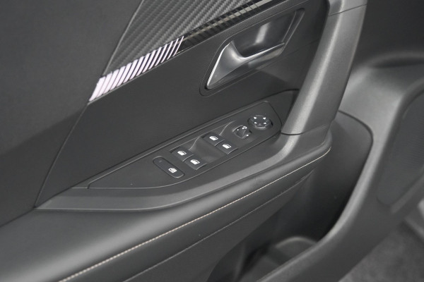 Peugeot 2008 PureTech 100 Allure | Camera | Navigatie | Parkeersensoren | Apple Carplay