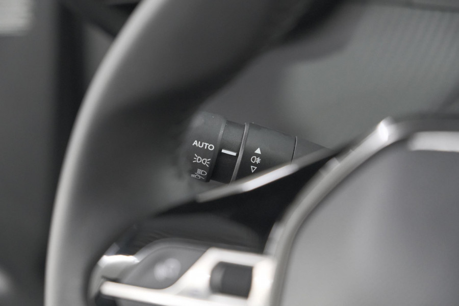 Peugeot 2008 PureTech 100 Allure | Camera | Navigatie | Parkeersensoren | Apple Carplay