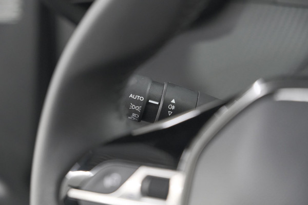 Peugeot 2008 PureTech 100 Allure | Camera | Navigatie | Parkeersensoren | Apple Carplay