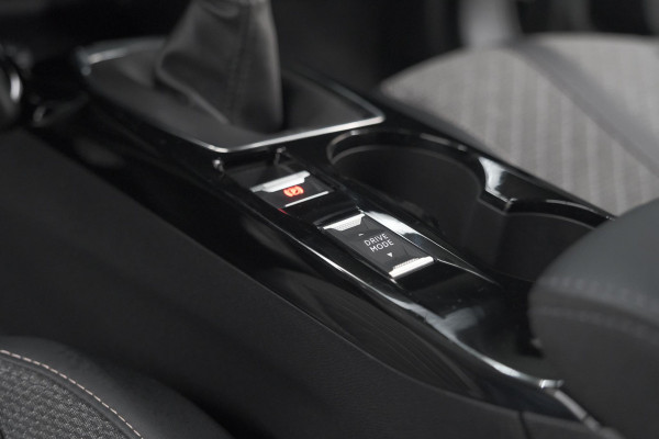 Peugeot 2008 PureTech 100 Allure | Camera | Navigatie | Parkeersensoren | Apple Carplay