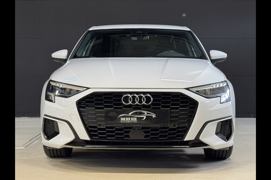 Audi A3 Limousine 35 TFSI 150PK Business Edition Automaat | Nieuw model | Afn. trekhaak | Virtual | Full LED
