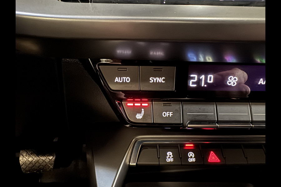 Audi A3 Limousine 35 TFSI 150PK Business Edition Automaat | Nieuw model | Afn. trekhaak | Virtual | Full LED