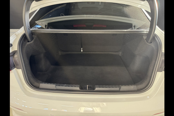 Audi A3 Limousine 35 TFSI 150PK Business Edition Automaat | Nieuw model | Afn. trekhaak | Virtual | Full LED