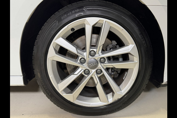 Audi A3 Limousine 35 TFSI 150PK Business Edition Automaat | Nieuw model | Afn. trekhaak | Virtual | Full LED