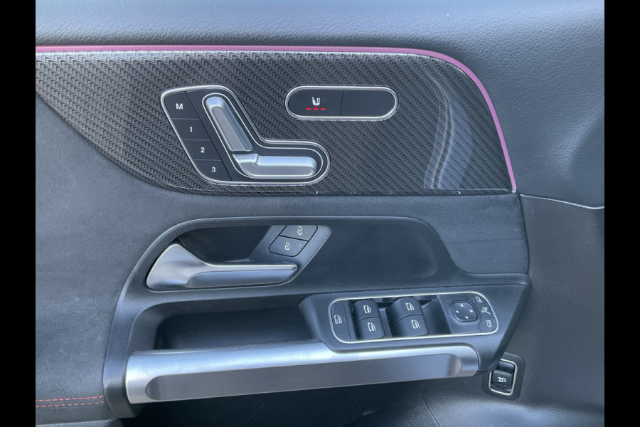 Mercedes-Benz Glb 7-Pers 200 Business Solution AMG 7p. Pano Memoryseats Trekhaak 7-Persoons
