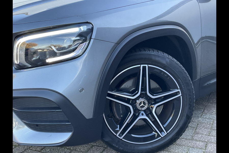 Mercedes-Benz Glb 7-Pers 200 Business Solution AMG 7p. Pano Memoryseats Trekhaak 7-Persoons