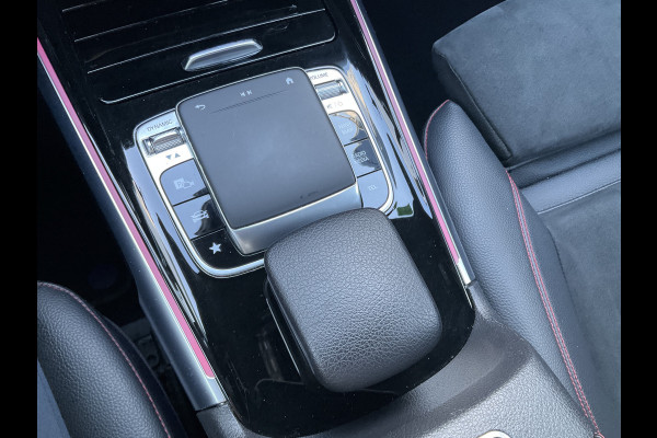 Mercedes-Benz Glb 7-Pers 200 Business Solution AMG 7p. Pano Memoryseats Trekhaak 7-Persoons