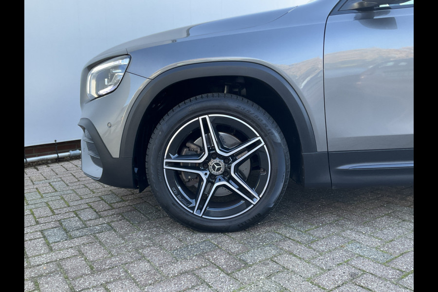 Mercedes-Benz Glb 7-Pers 200 Business Solution AMG 7p. Pano Memoryseats Trekhaak 7-Persoons