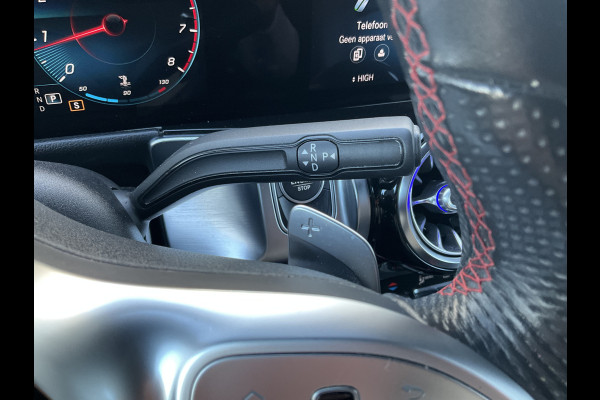 Mercedes-Benz Glb 7-Pers 200 Business Solution AMG 7p. Pano Memoryseats Trekhaak 7-Persoons