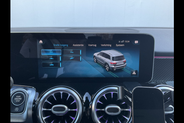 Mercedes-Benz Glb 7-Pers 200 Business Solution AMG 7p. Pano Memoryseats Trekhaak 7-Persoons