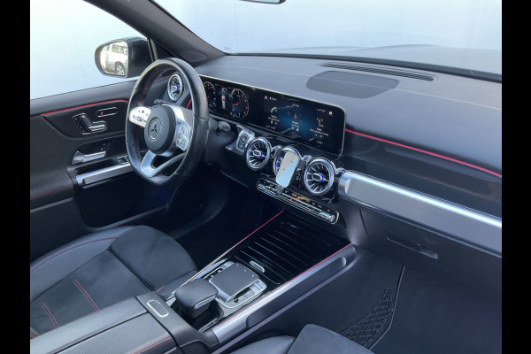 Mercedes-Benz Glb 7-Pers 200 Business Solution AMG 7p. Pano Memoryseats Trekhaak 7-Persoons