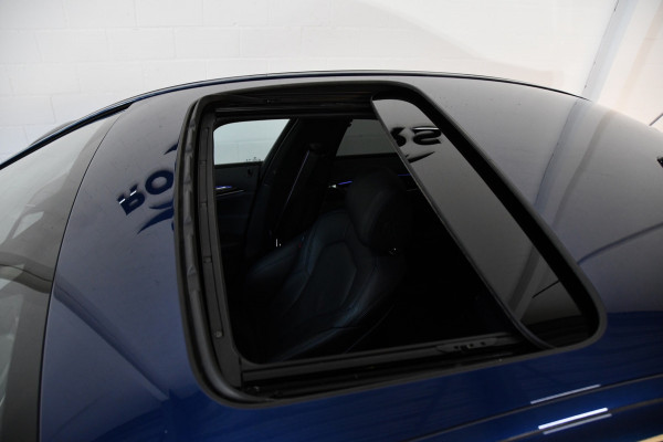 BMW 5 Serie 530e iPerformance High Executive, M-sport, Schuifdak, 3D camera