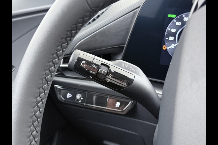 Kia Niro EV E-Niro Business 64kWh | BETREFT NIEUWE AUTO | VOLLEDIGE KIA GARANTIE VAN TOEPASSING| CAMERA| STOEL/ STUURVERWARMING| ADAP. CRUISE