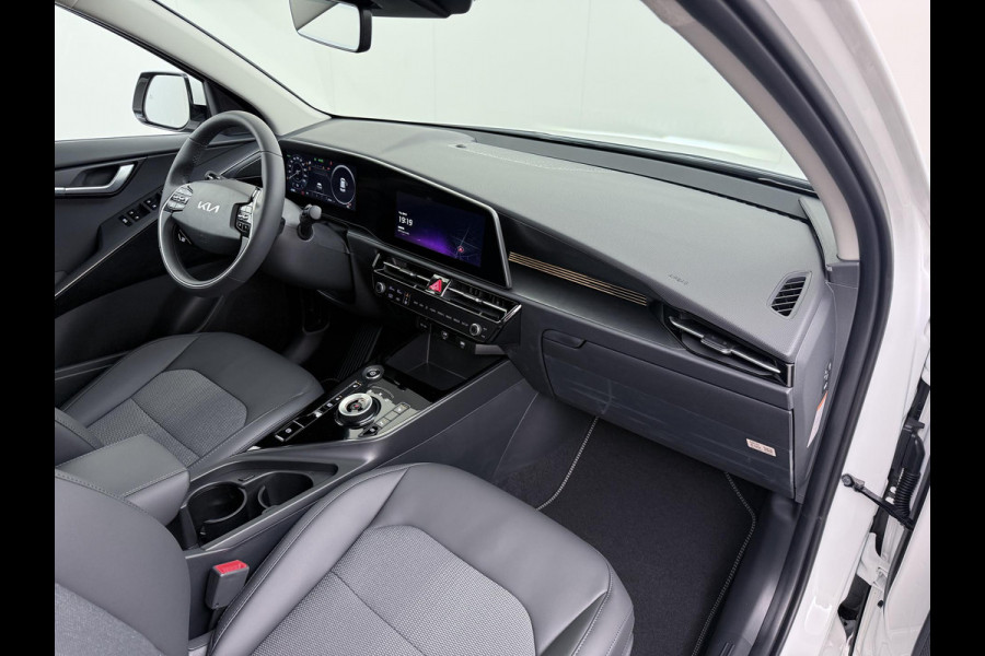 Kia Niro EV E-Niro Business 64kWh | BETREFT NIEUWE AUTO | VOLLEDIGE KIA GARANTIE VAN TOEPASSING| CAMERA| STOEL/ STUURVERWARMING| ADAP. CRUISE