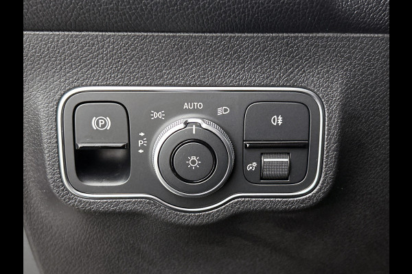 Mercedes-Benz EQB 250+ Business Solution 71 kWh | Widescreen display | Extra USB-poorten | EASY PACK achterklep | Sfeerverlichting | Parkeerpakket met achteruitrijcamera | Stoelverwarming voor |