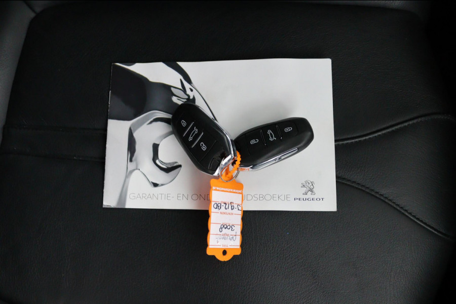 Peugeot 3008 1.2 PureTech Blue*ECC*HAAK*NAVI*CAM*CARPLAY