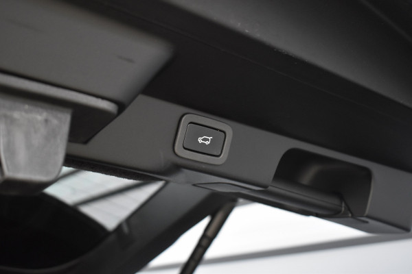 Land Rover Range Rover Sport 5.0 V8 SC SVR 575pk | Pano | Meridian Surround | Matrix | 360 Camera | Trekhaak | Carbon motorkap | CarPlay |