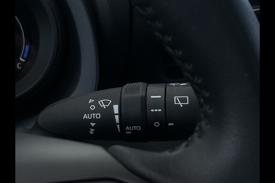 Toyota Yaris 1.5 Hybrid Dynamic | Camera | Carplay | DAB | LED | 16 inch