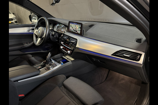 BMW 5 Serie Touring 520i Corporate Lease Executive | M-Sport | M Aerodynamica | Sfeerverlichting | 19'' | Full LED | Camera | Elektr. trekhaak