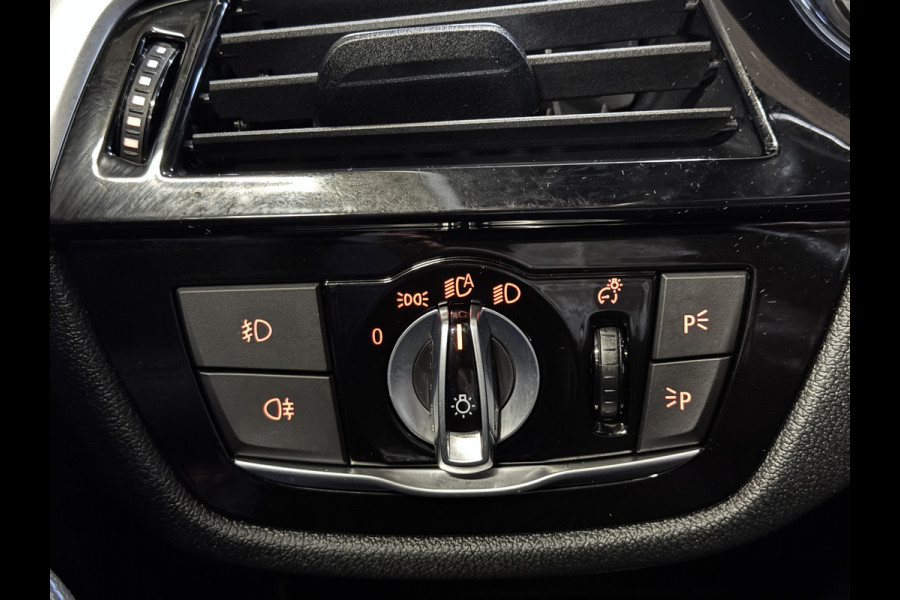 BMW 5 Serie Touring 520i Corporate Lease Executive | M-Sport | M Aerodynamica | Sfeerverlichting | 19'' | Full LED | Camera | Elektr. trekhaak