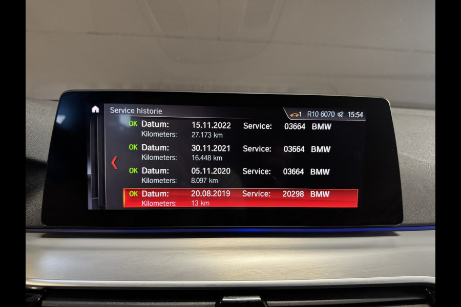 BMW 5 Serie Touring 520i Corporate Lease Executive | M-Sport | M Aerodynamica | Sfeerverlichting | 19'' | Full LED | Camera | Elektr. trekhaak