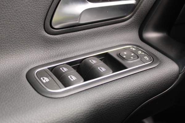 Mercedes-Benz CLA-Klasse 180 Business Solution 1eEigenaar