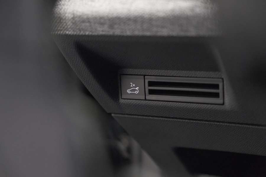 Peugeot 3008 Hybrid 145 e-DCS6 GT | Elektrische Kofferklep | Camera | Adaptieve Cruise Control | Apple CarPlay