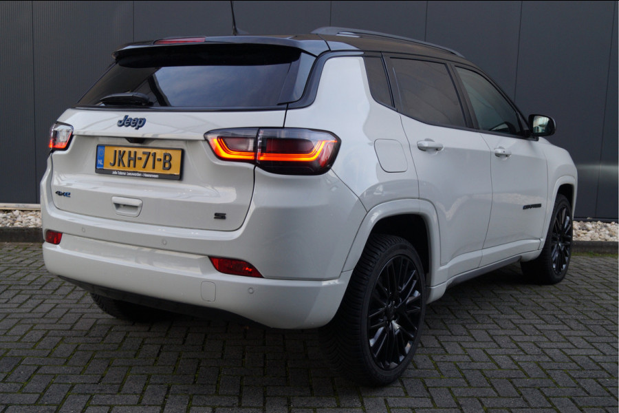 Jeep Compass 4xe 240 Plug-in Hybrid Electric S | LED | Carplay | Camera | Leer | Winterpack