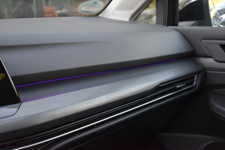 Volkswagen Golf 1.5 TSI R-Line Pano Sfeer Lane Elekstoel. Massage