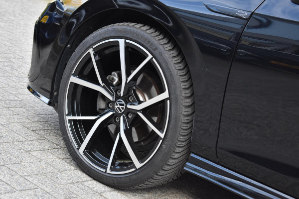 Volkswagen Golf 1.5 TSI R-Line Pano Sfeer Lane Elekstoel. Massage