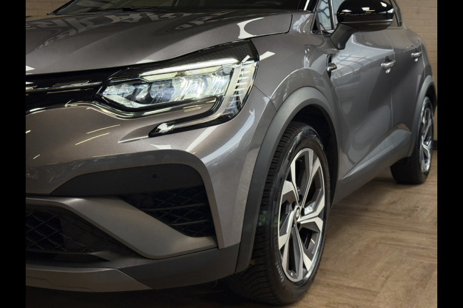Renault Captur 1.3 TCe 160 R.S.Line | VERKOCHT! Groot Navi | Trekhaak |18 " | Camera | Stoelverwarming | PDC V+A | 100% Dealer onderhouden!