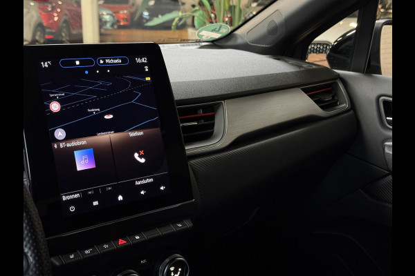 Renault Captur 1.3 TCe 160 R.S.Line | VERKOCHT! Groot Navi | Trekhaak |18 " | Camera | Stoelverwarming | PDC V+A | 100% Dealer onderhouden!