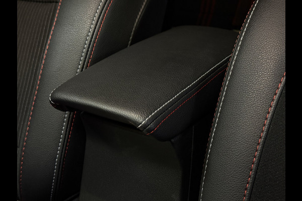 Renault Captur 1.3 TCe 160 R.S.Line | VERKOCHT! Groot Navi | Trekhaak |18 " | Camera | Stoelverwarming | PDC V+A | 100% Dealer onderhouden!