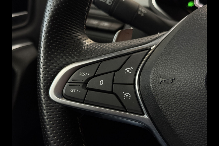 Renault Captur 1.3 TCe 160 R.S.Line | VERKOCHT! Groot Navi | Trekhaak |18 " | Camera | Stoelverwarming | PDC V+A | 100% Dealer onderhouden!