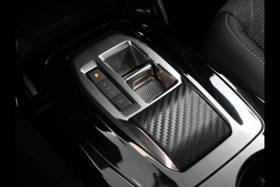 Peugeot 208 Automaat Allure | Navigatie | Apple Carplay/ Android Auto | Camera | Parkeersensoren | Adaptive Cruise Control | Stoelverwarming | Ledverlichting | Climate control
