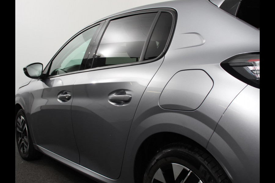 Peugeot 208 Automaat Allure | Navigatie | Apple Carplay/ Android Auto | Camera | Parkeersensoren | Adaptive Cruise Control | Stoelverwarming | Ledverlichting | Climate control