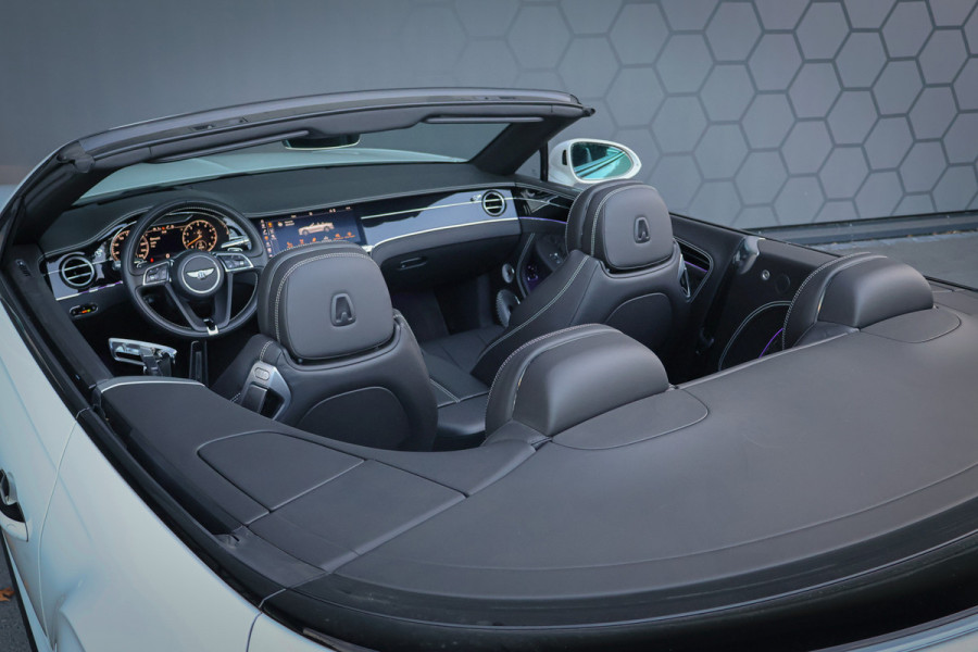 Bentley Continental GTC 4.0 V8 | CARBON | SPORTUITLAAT | STOELVERWARMING & VERKOELING | MASSAGE | ADAPTIVE CRUISE | DEALER ONDERHOUDEN | 360 CAMERA |