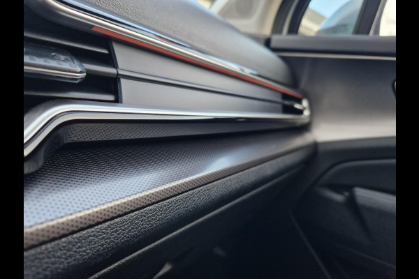 Kia Sportage 1.6 T-GDi Plug-in Hybrid AWD DynamicPlusLine | Mooie LMV | Adapt. Cruise | Elektr. Voorstoelen | Stoel- en Stuurverwarming | Pano Schuif/Kanteldak |